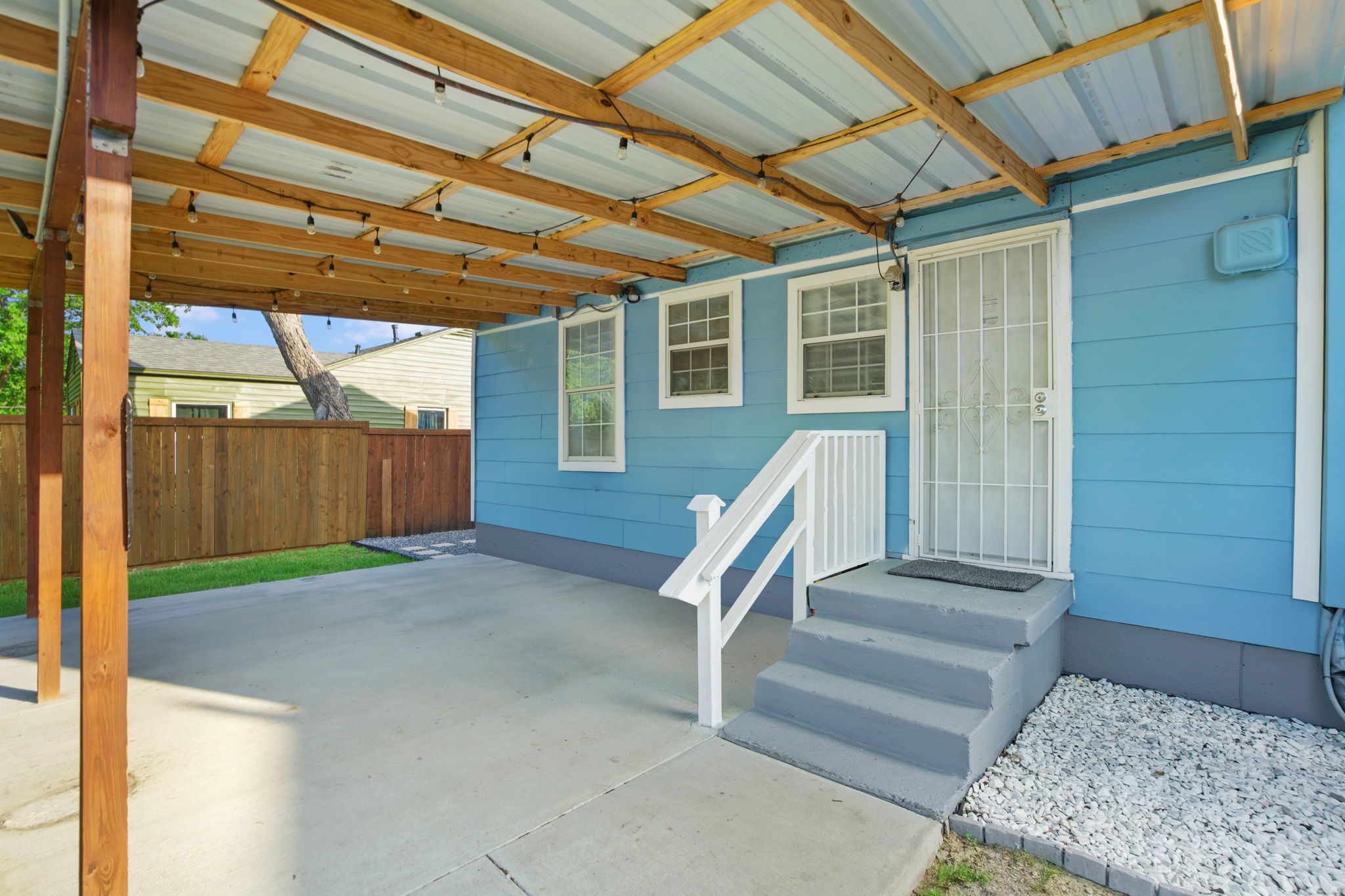 3068 Sunnyvale Street Dallas TX 75216