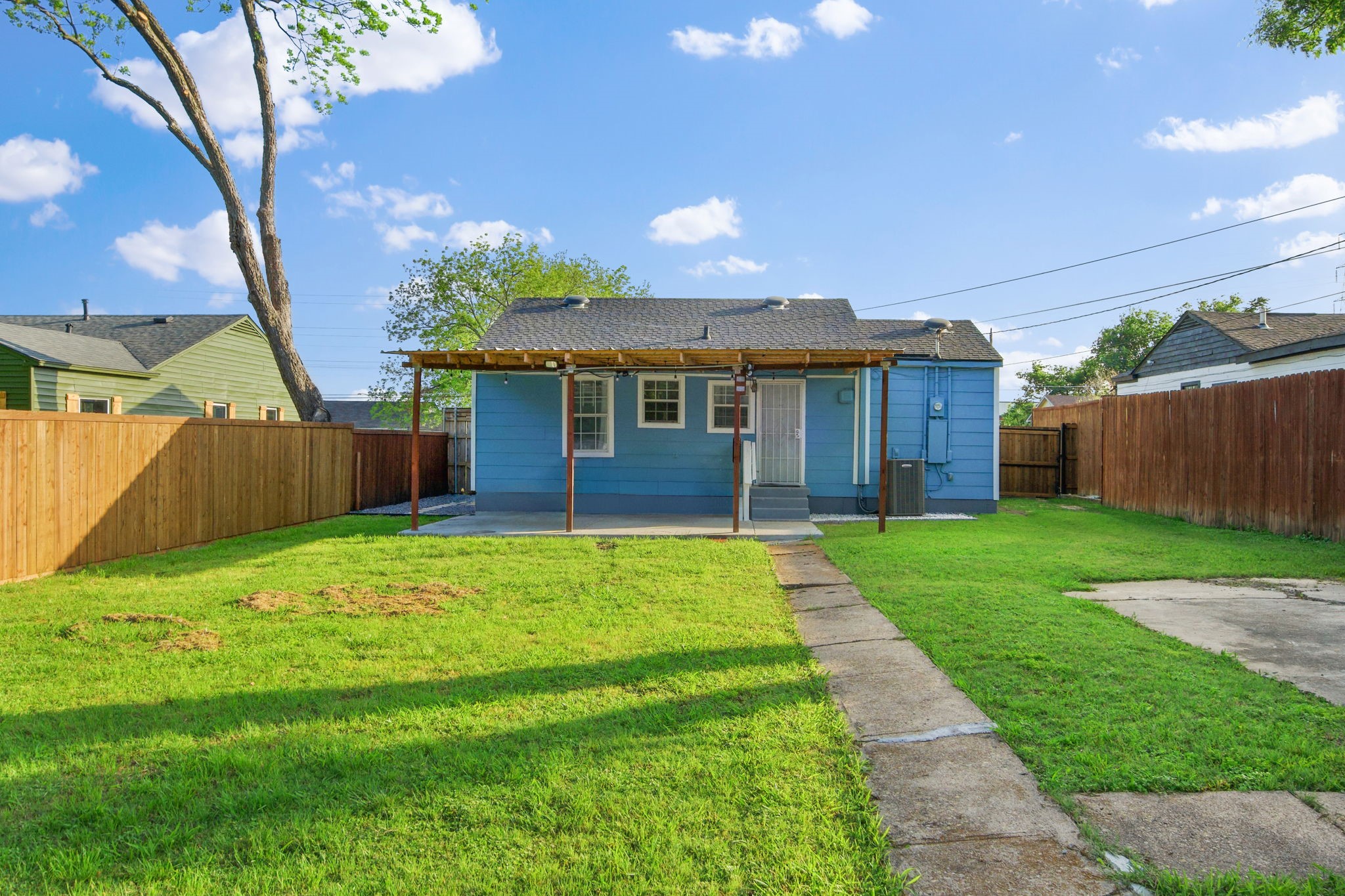 3068 Sunnyvale Street Dallas TX 75216