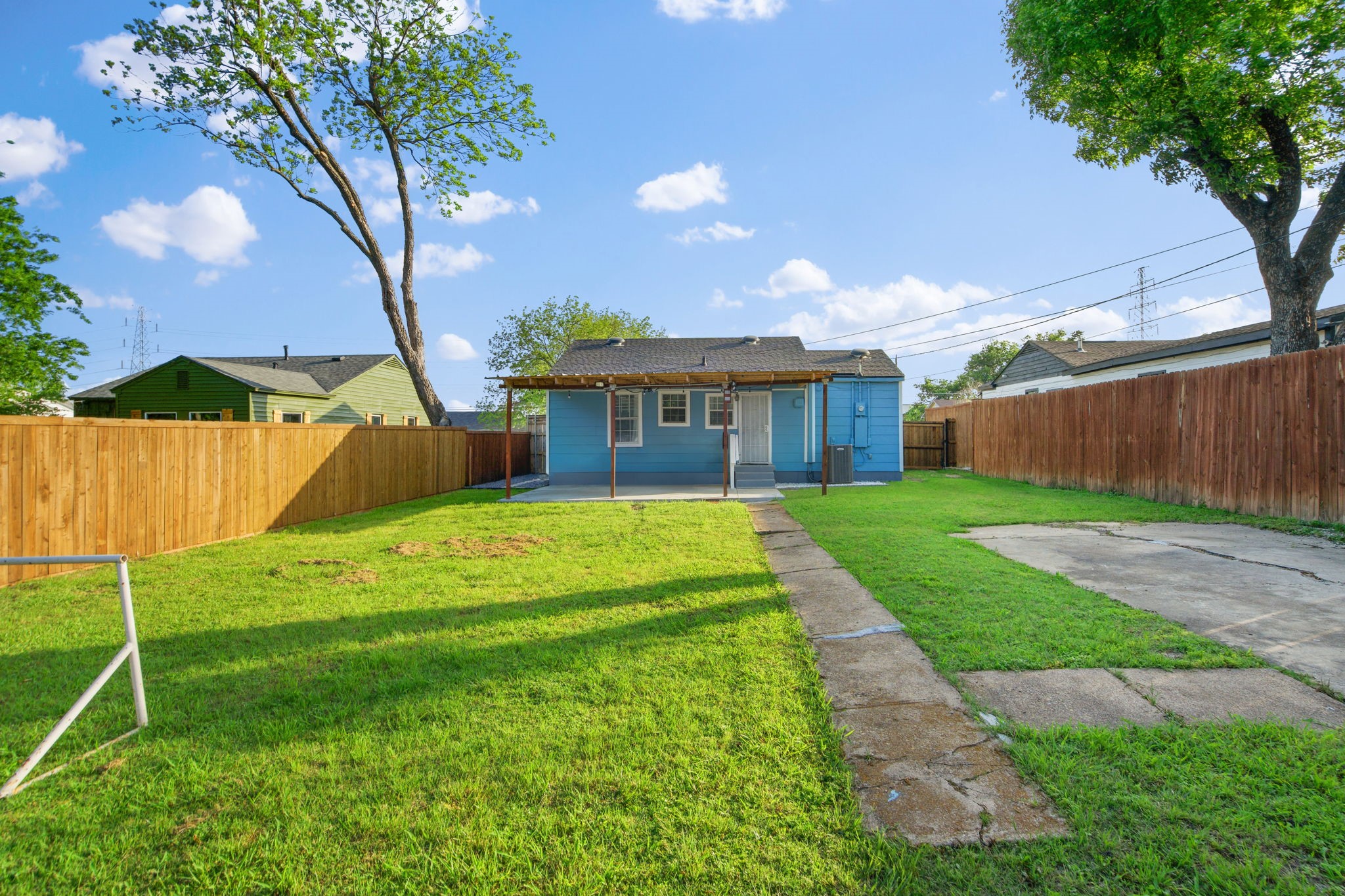 3068 Sunnyvale Street Dallas TX 75216