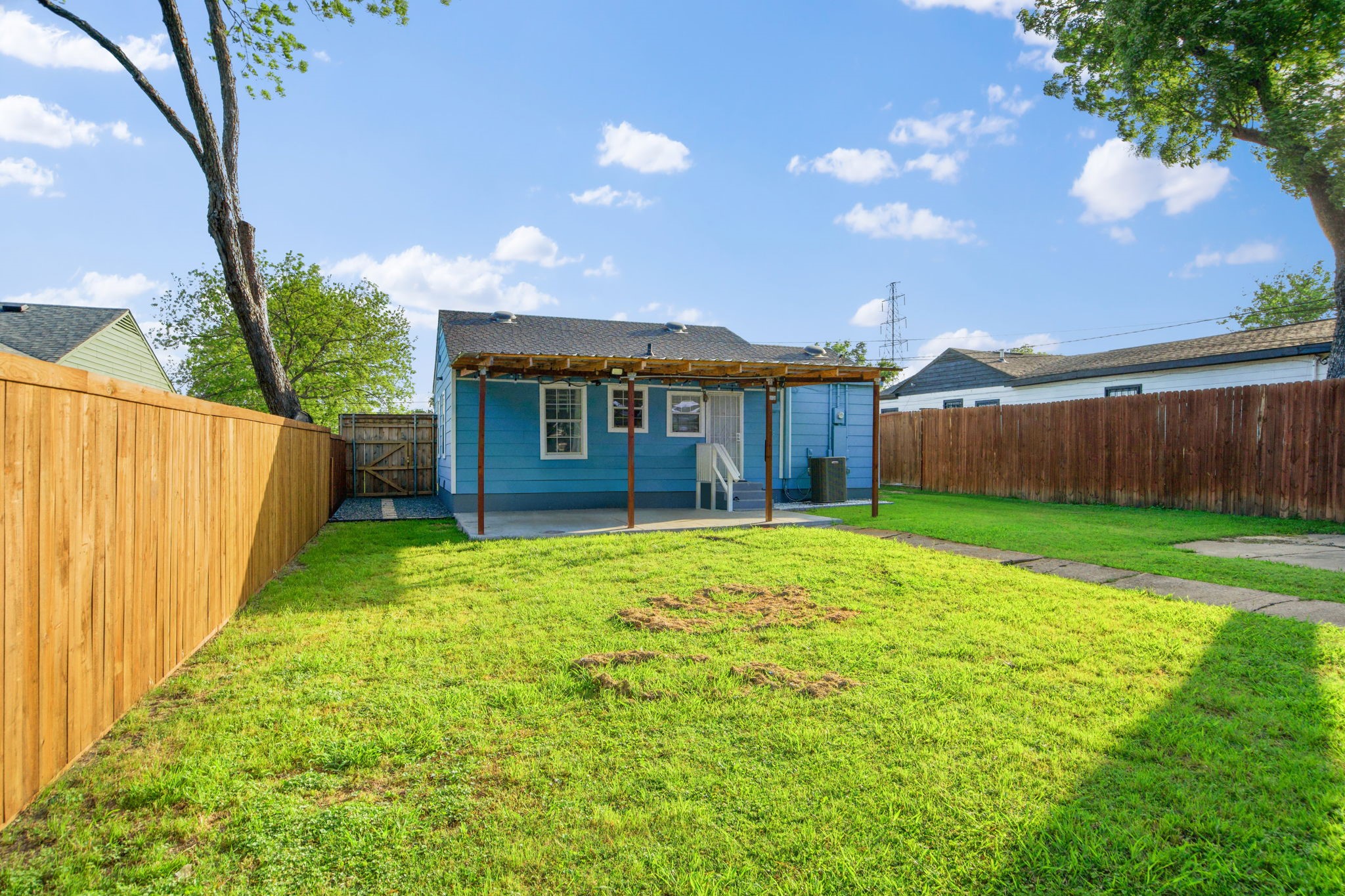 3068 Sunnyvale Street Dallas TX 75216