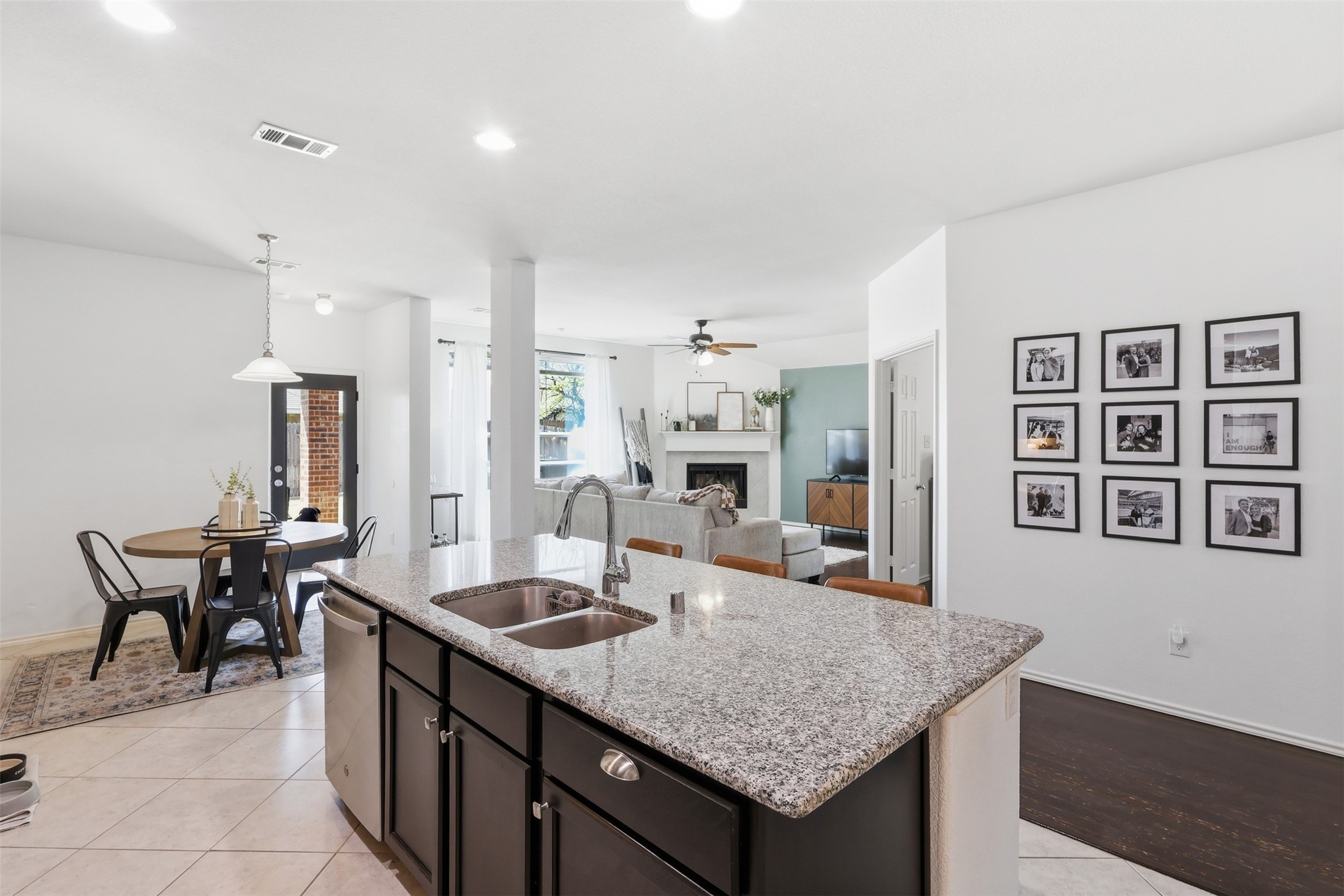 421 Mariscal Place Fort Worth TX 76131