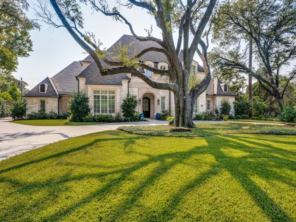 4674 College Park Drive Dallas TX 75229