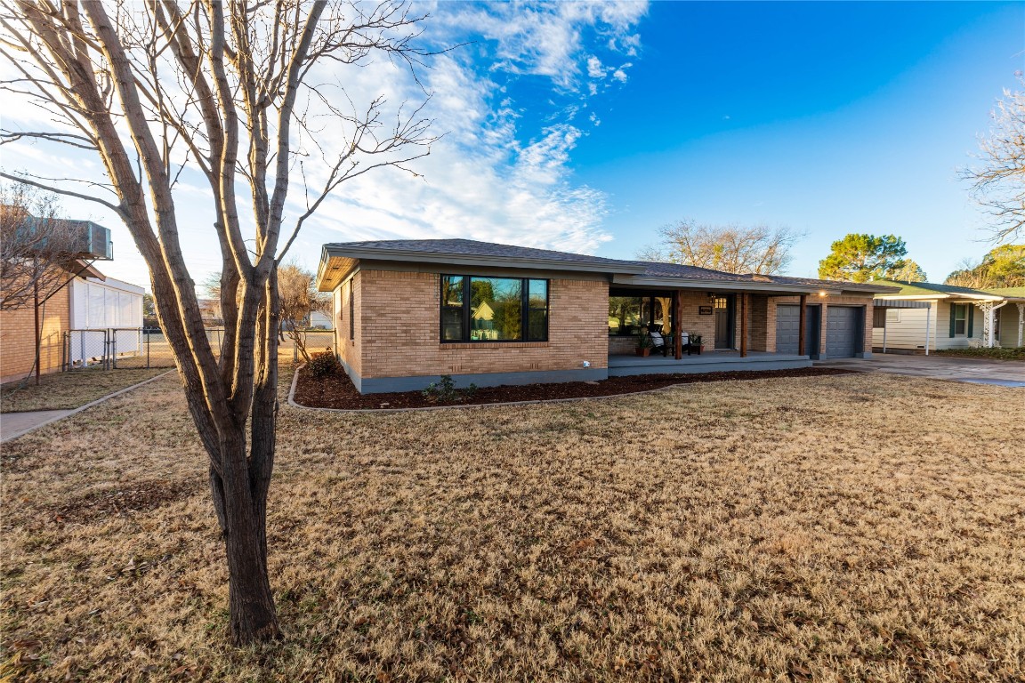 1216 Landon Street Stamford TX 79553