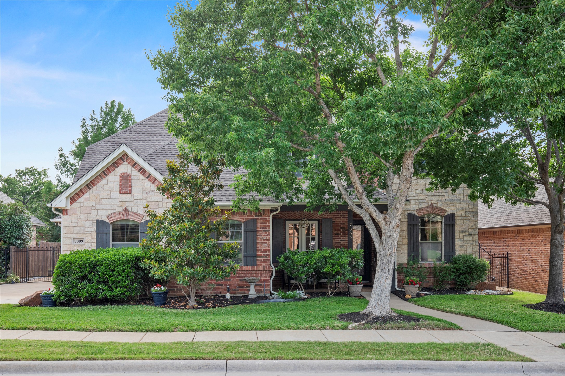 7009 Mossycup Lane North Richland Hills TX 76182