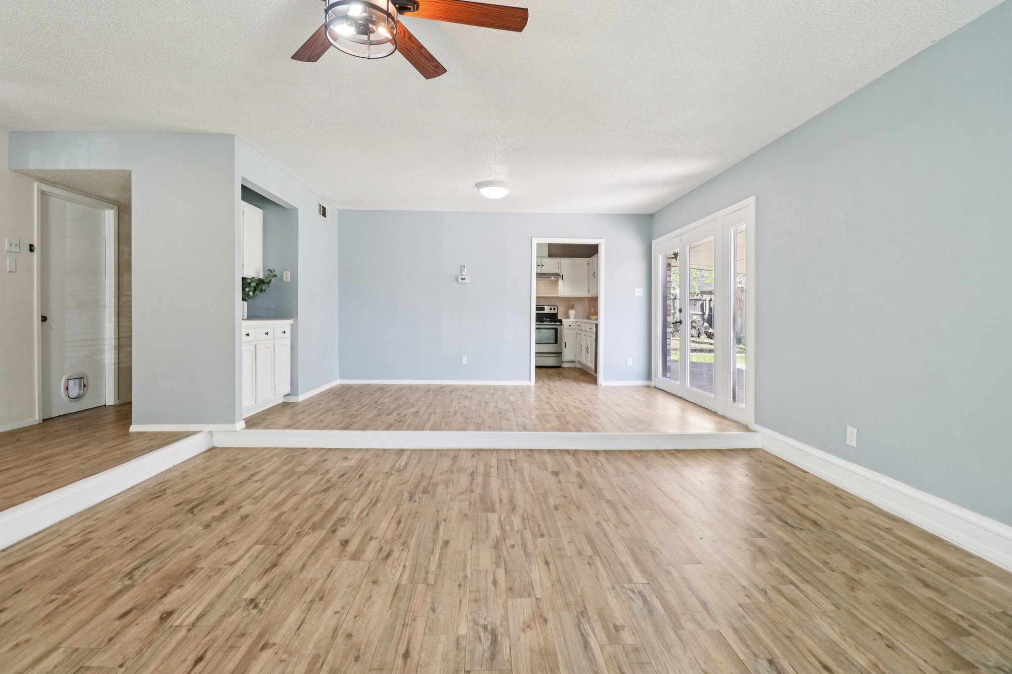 3216 Red Oak Lane Bedford TX 76021