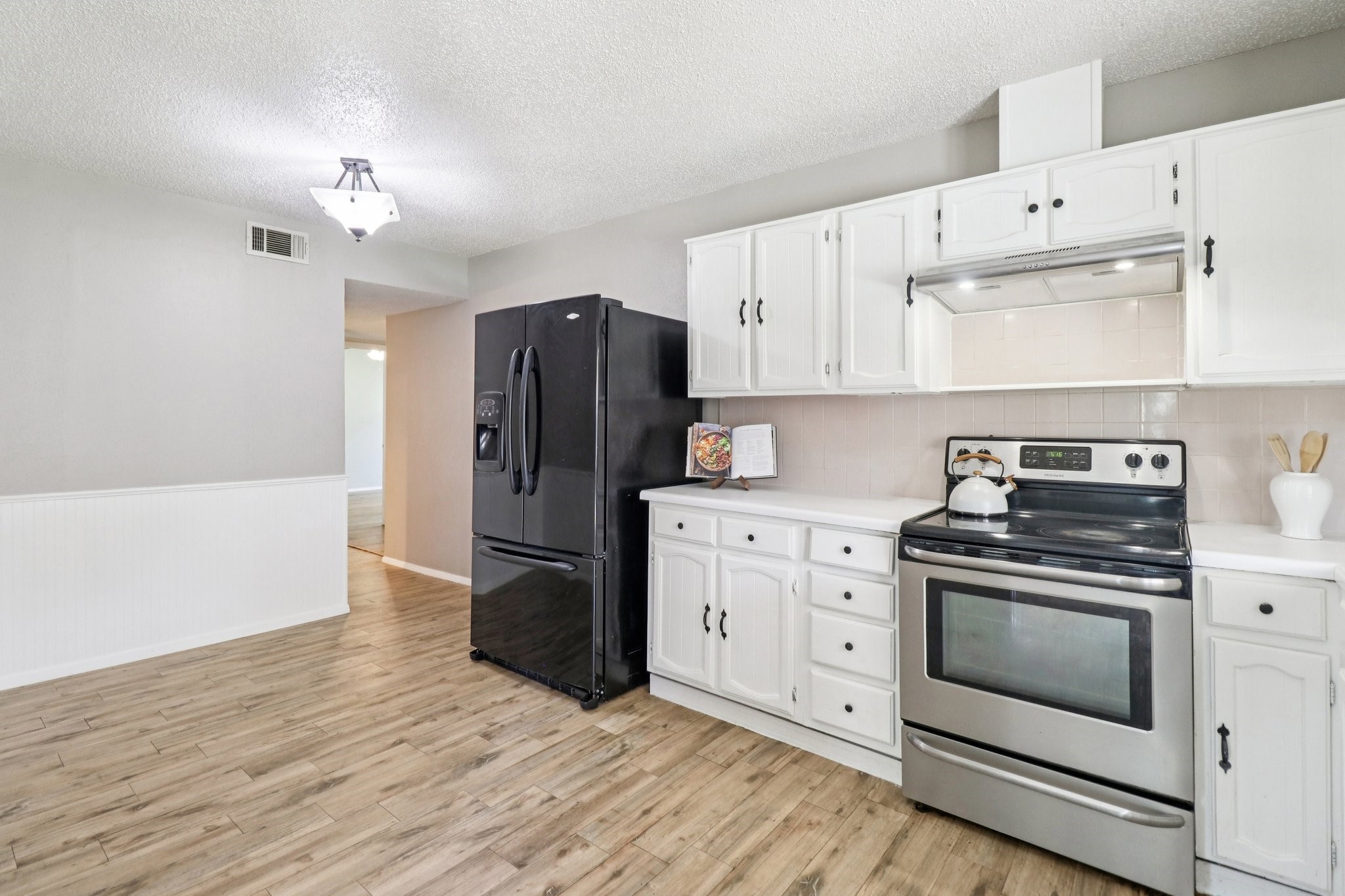 3216 Red Oak Lane Bedford TX 76021