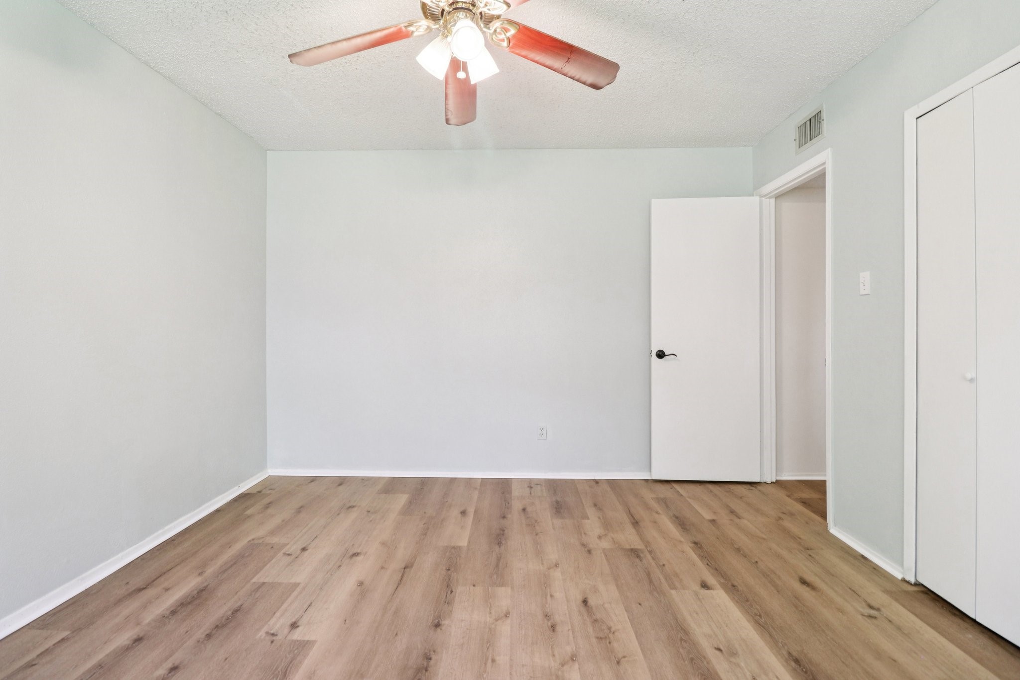 3216 Red Oak Lane Bedford TX 76021