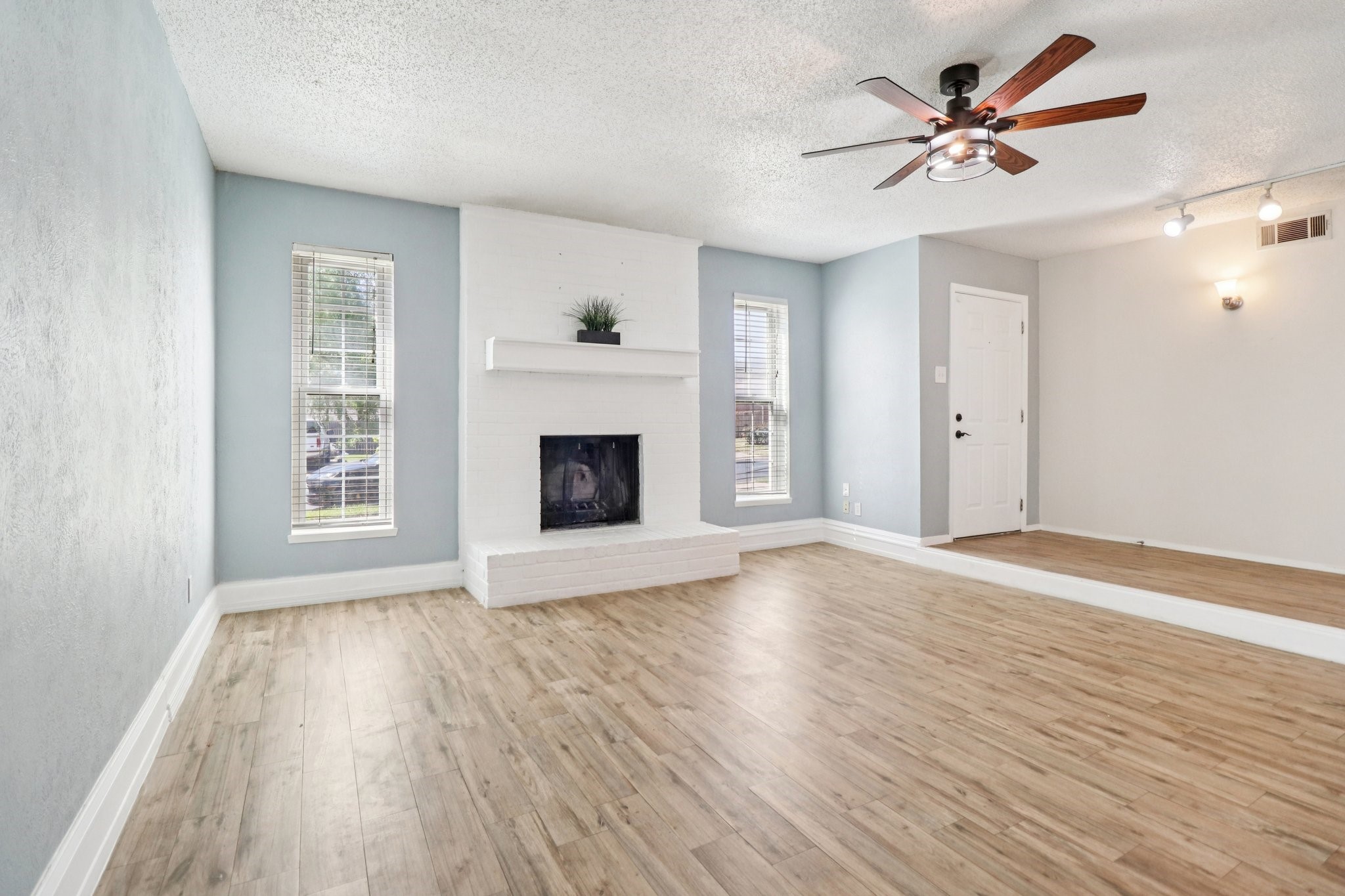 3216 Red Oak Lane Bedford TX 76021