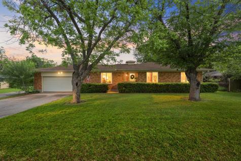 706 W Denison Drive Robinson TX 76706