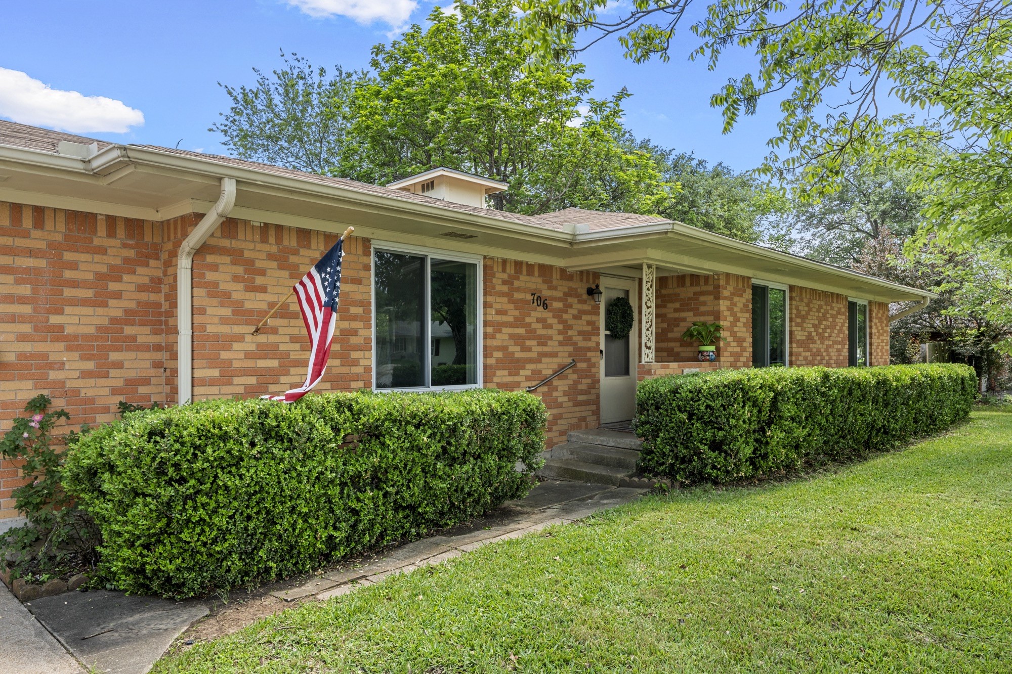 706 W Denison Drive Robinson TX 76706