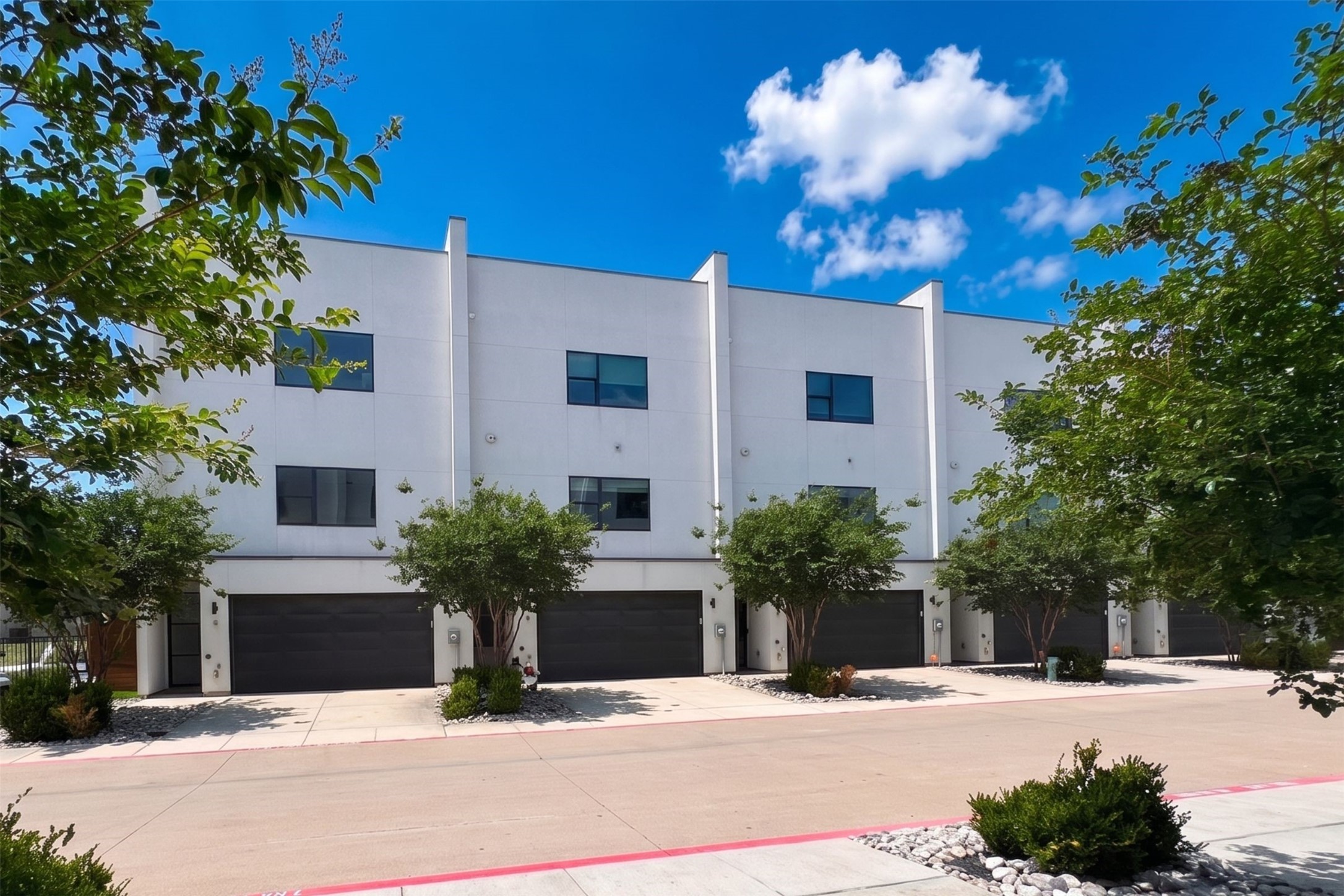 13001 Hutton Drive Farmers Branch TX 75234