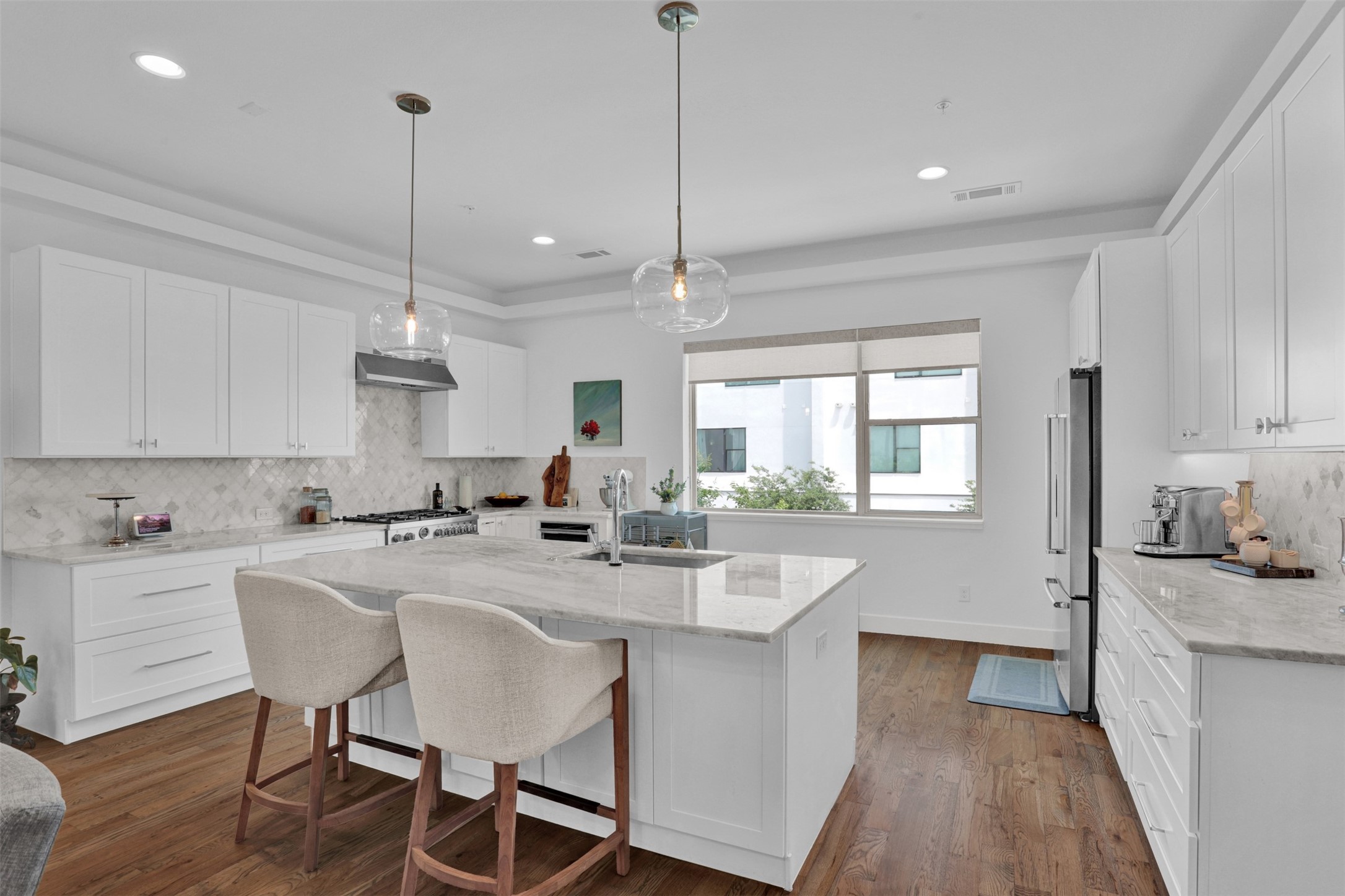 13001 Hutton Drive Farmers Branch TX 75234
