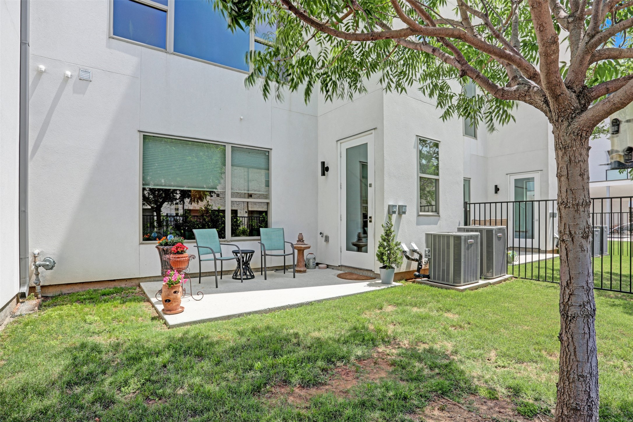 13001 Hutton Drive Farmers Branch TX 75234