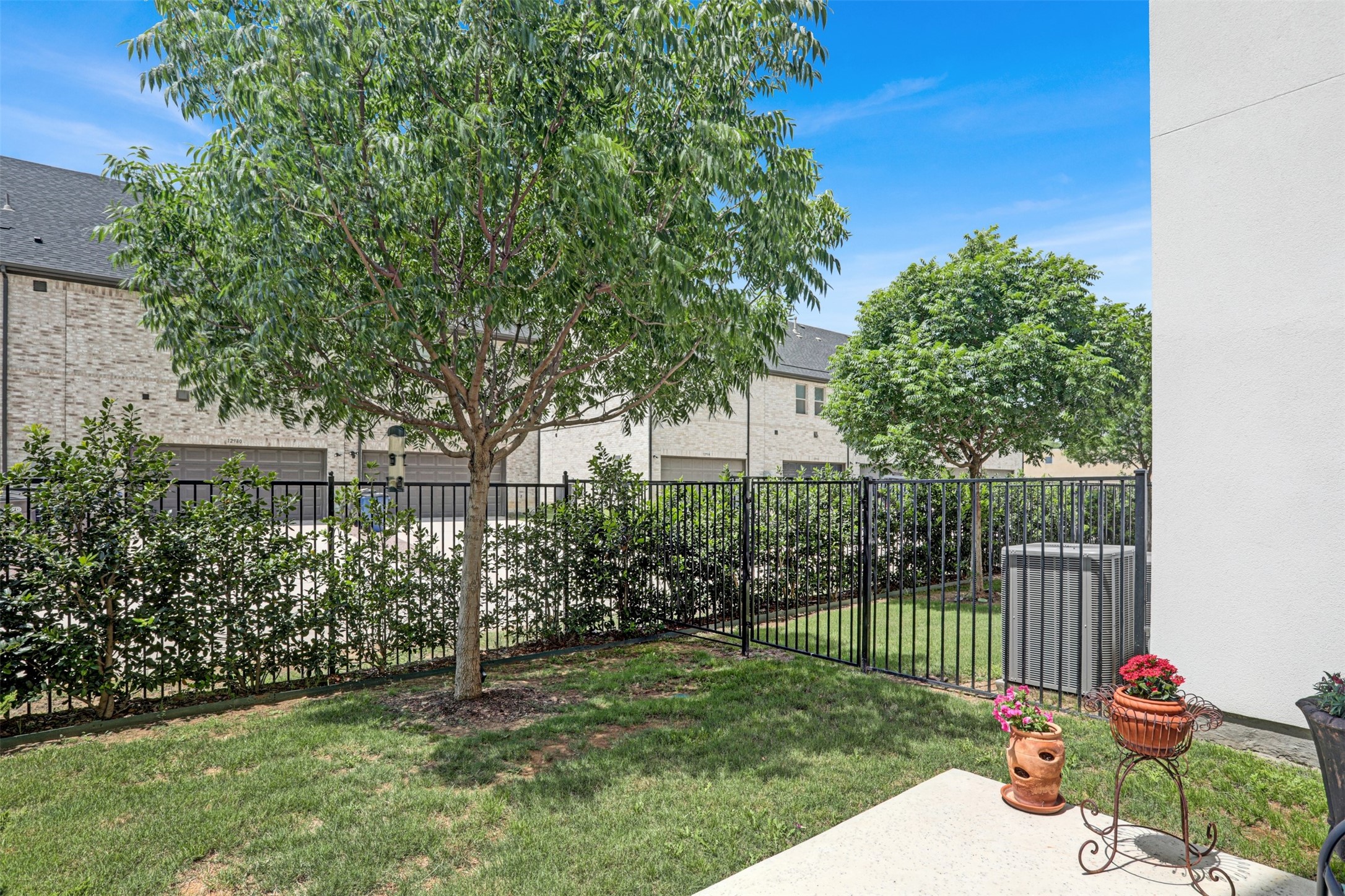 13001 Hutton Drive Farmers Branch TX 75234