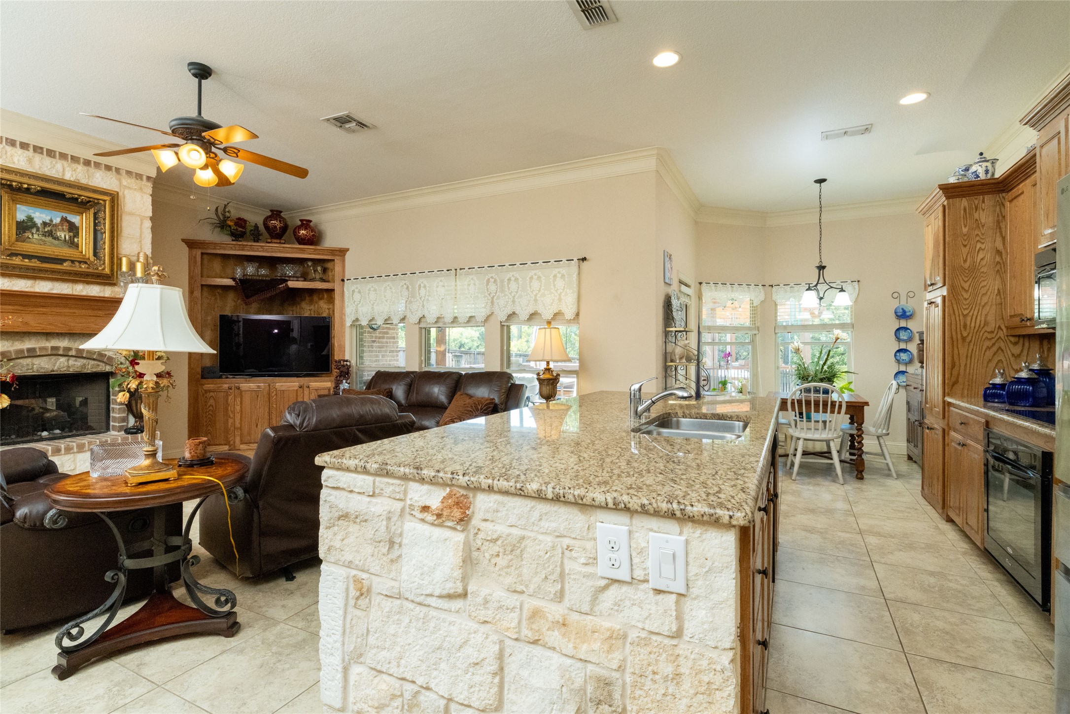 101 Timber Trail Runaway Bay TX 76426