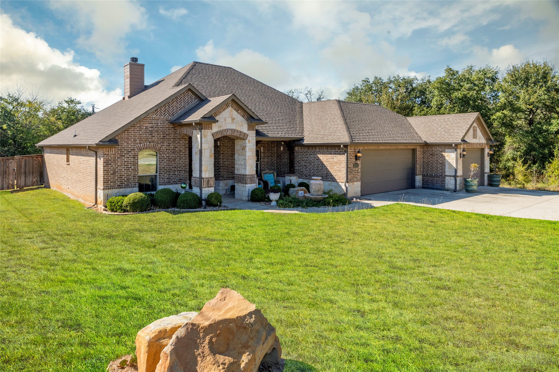 101 Timber Trail Runaway Bay TX 76426