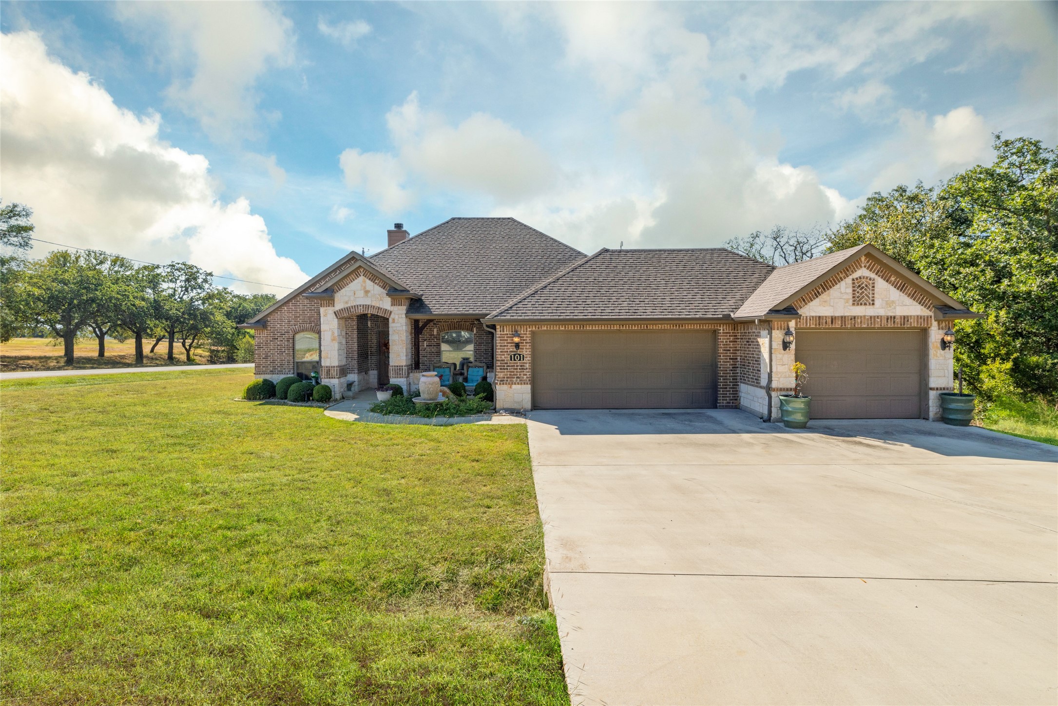 101 Timber Trail Runaway Bay TX 76426