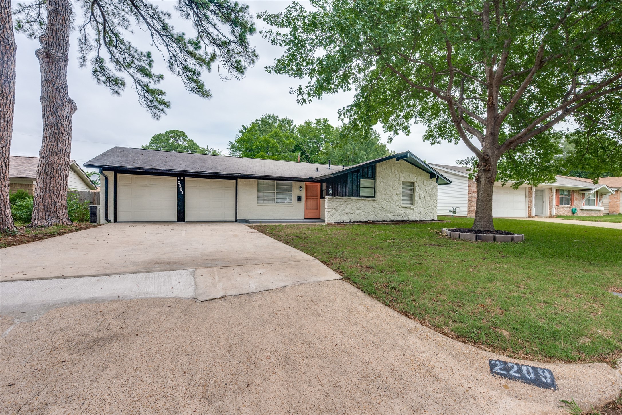 2209 Hackberry Drive Arlington TX 76013