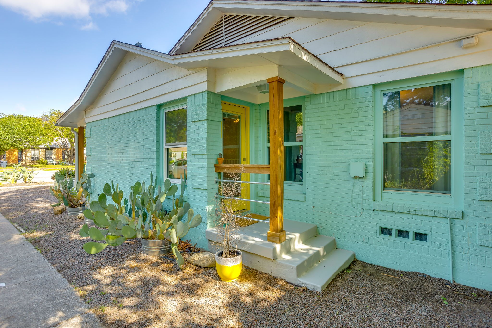 1908 N Riverside Drive Fort Worth TX 76111