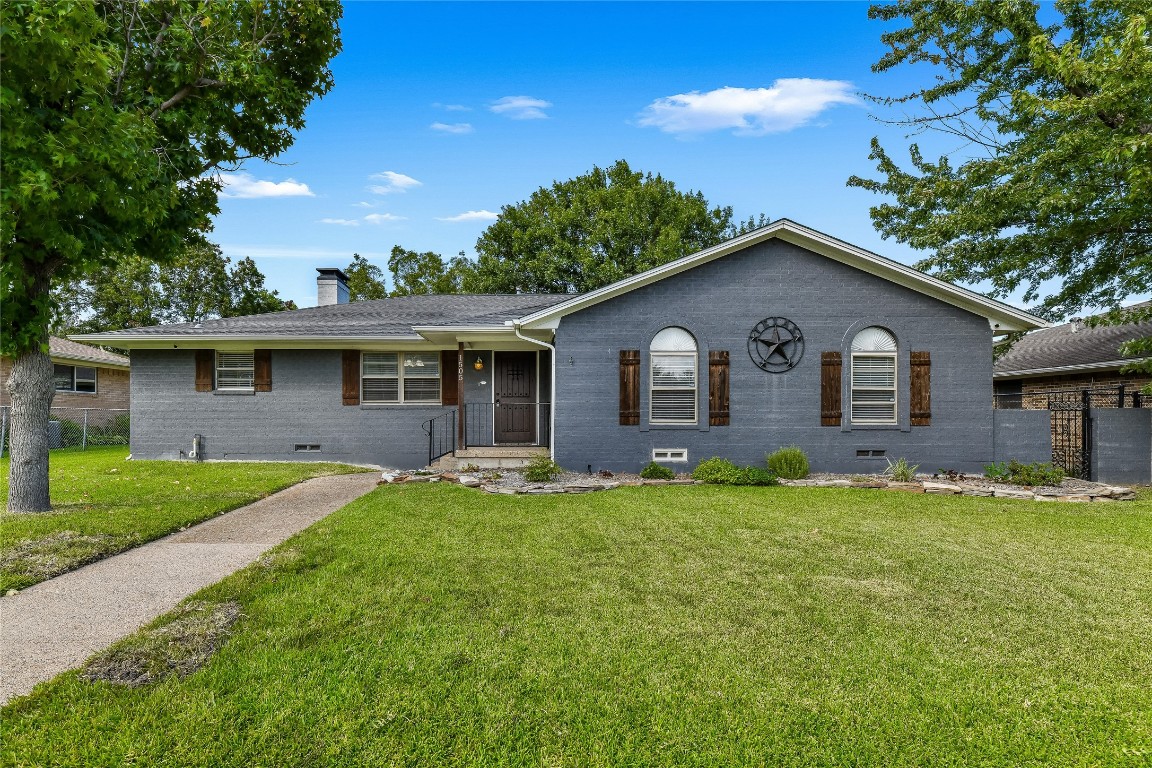 1505 Mayfield Avenue Garland TX 75041