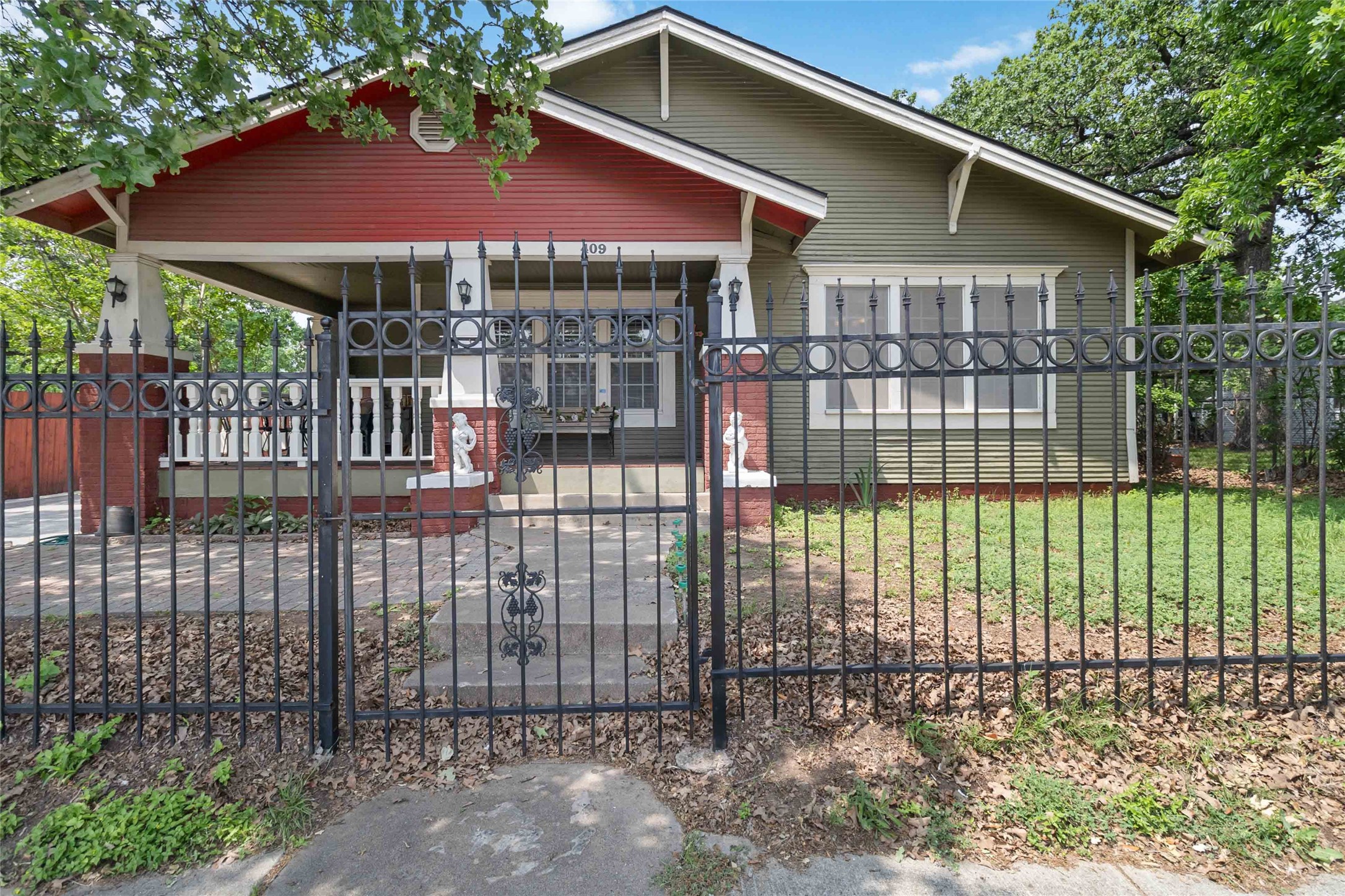 409 N Sylvania Avenue Fort Worth TX 76111