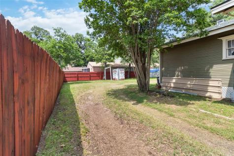 409 N Sylvania Avenue Fort Worth TX 76111