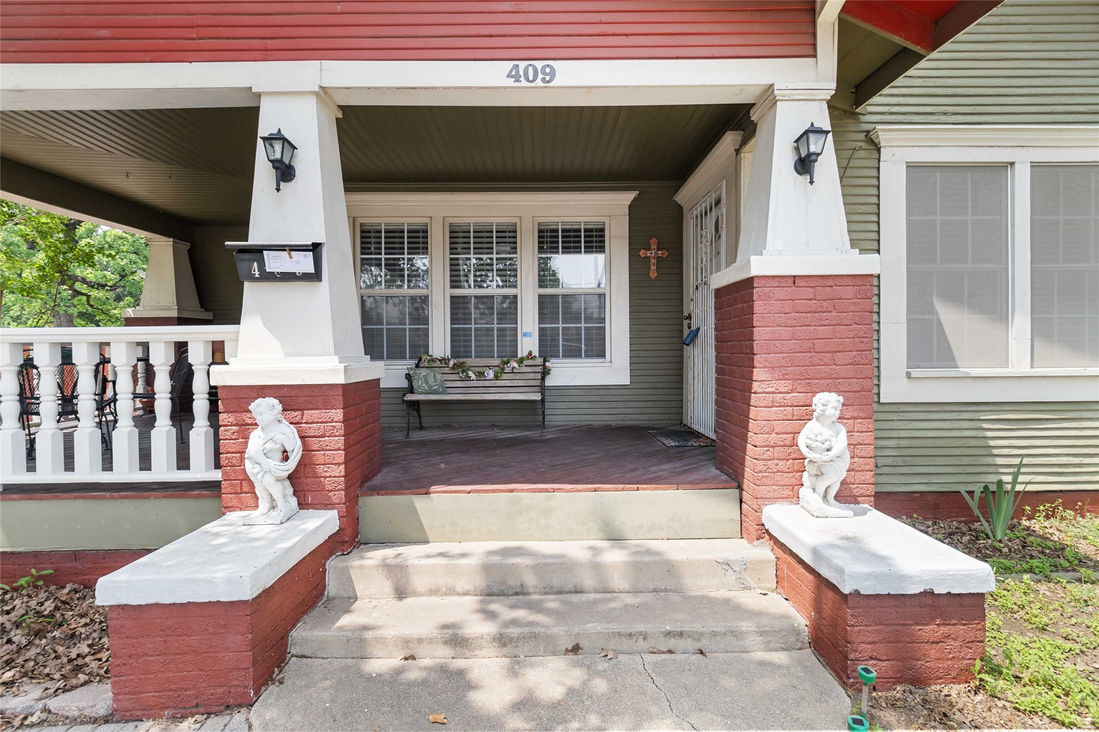 409 N Sylvania Avenue Fort Worth TX 76111