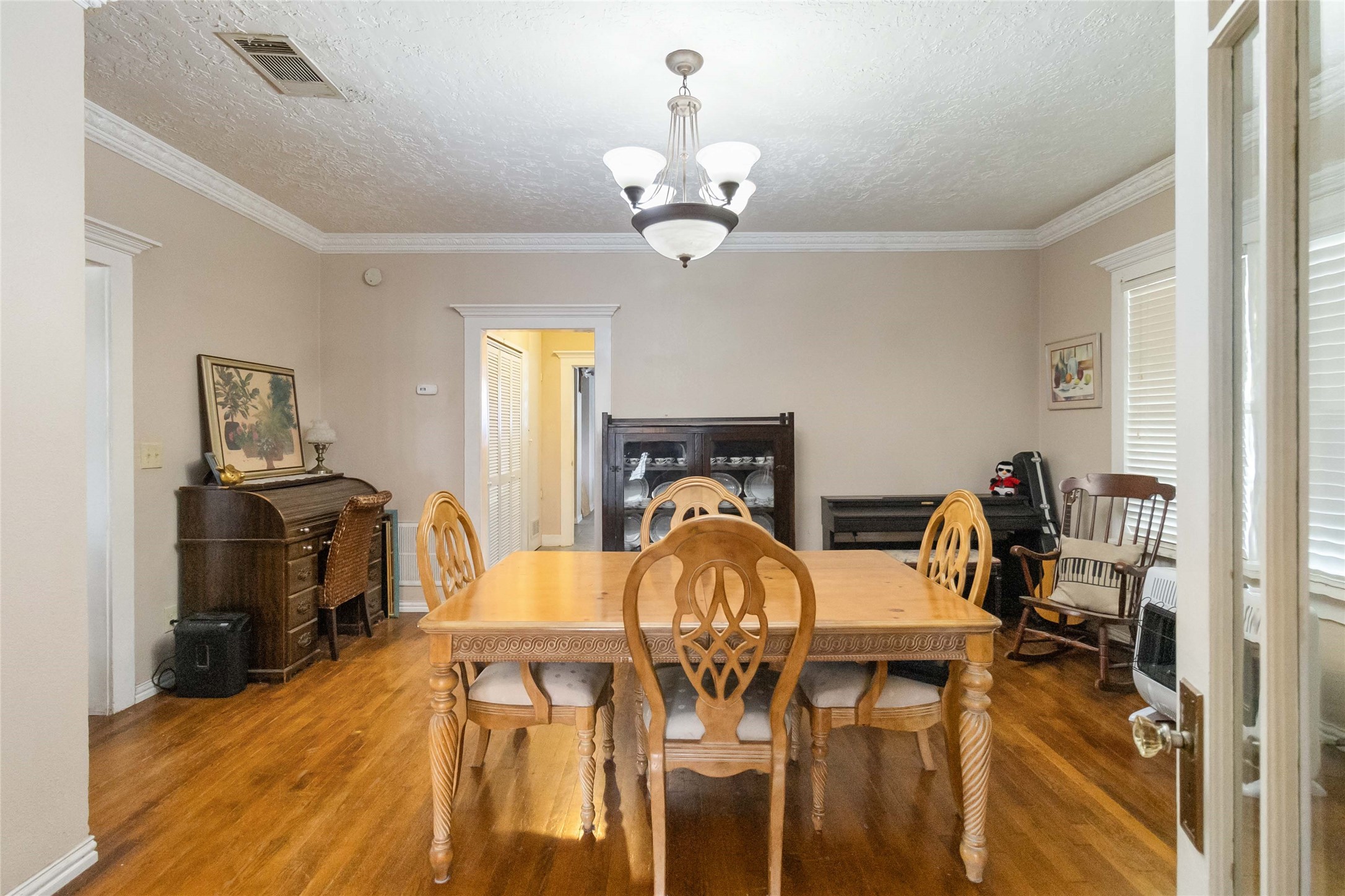 409 N Sylvania Avenue Fort Worth TX 76111