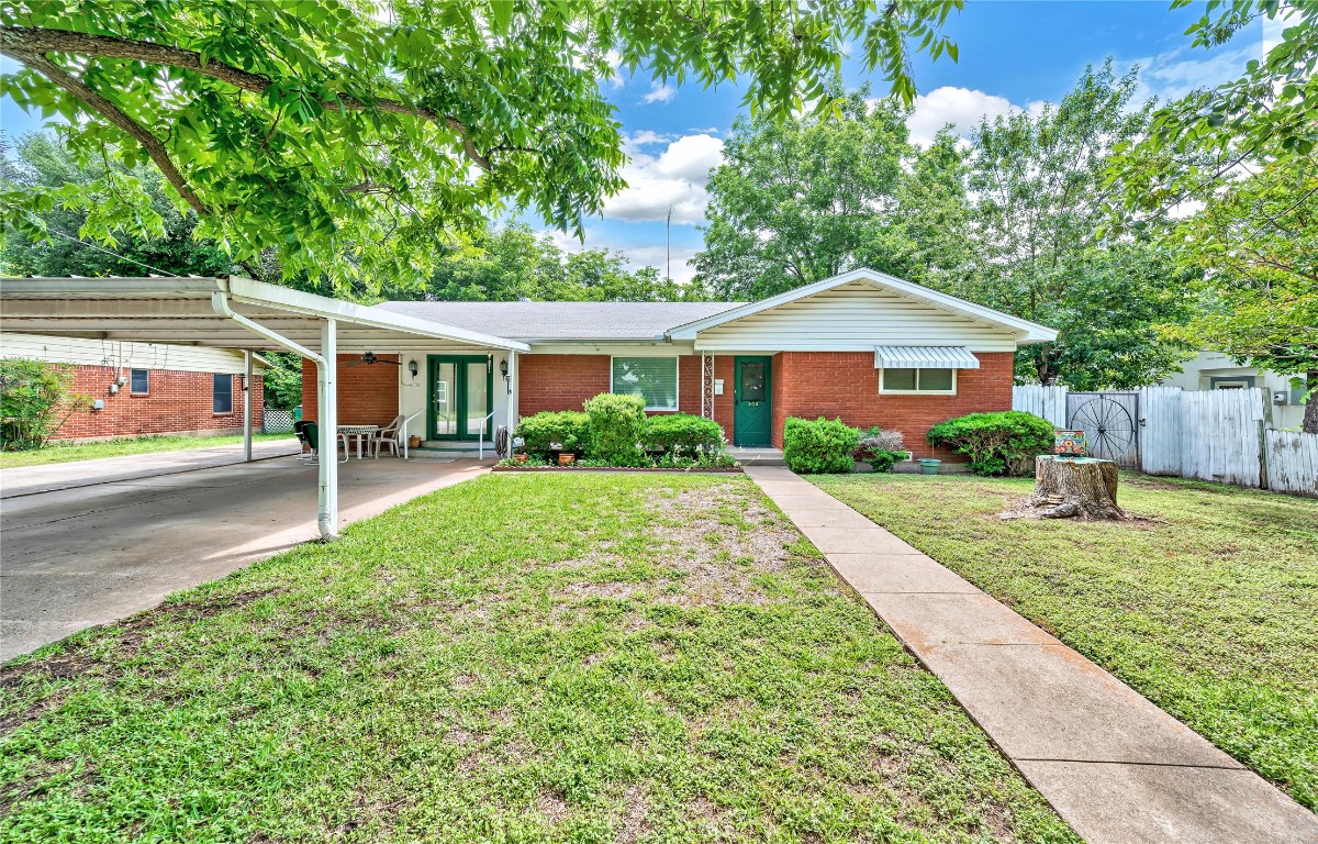 303 N Avenue J Clifton TX 76634