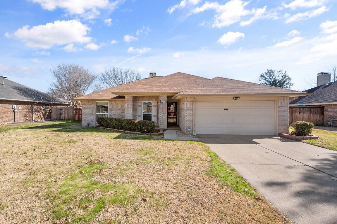3744 Royal Valley Road Grand Prairie TX 75052