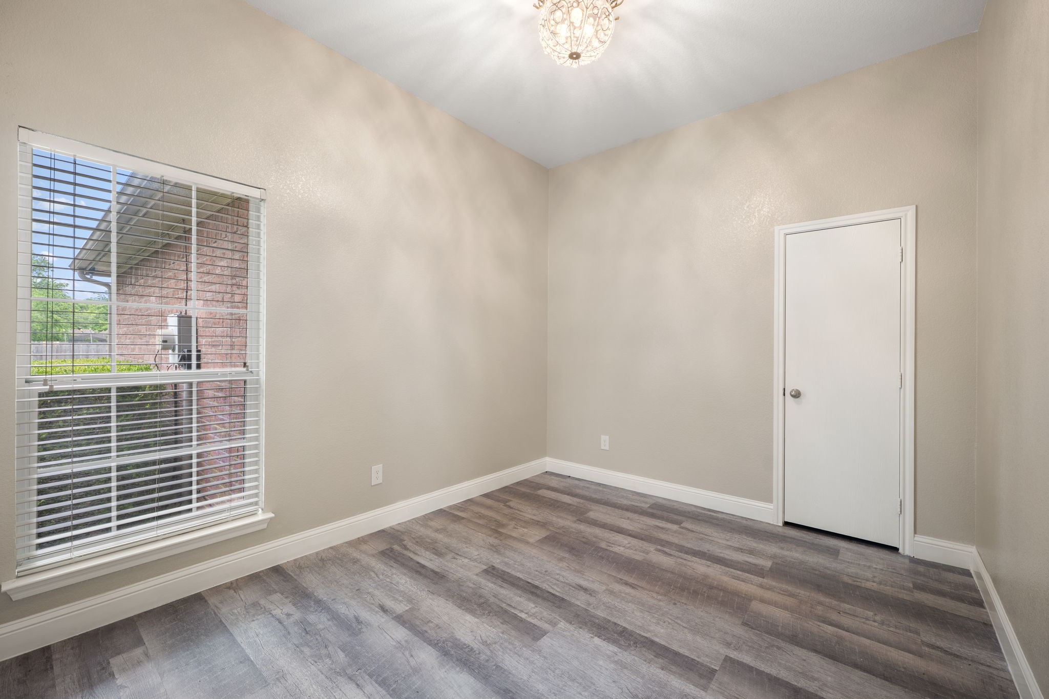 460 Cranbrook Lane Grand Prairie TX 75052