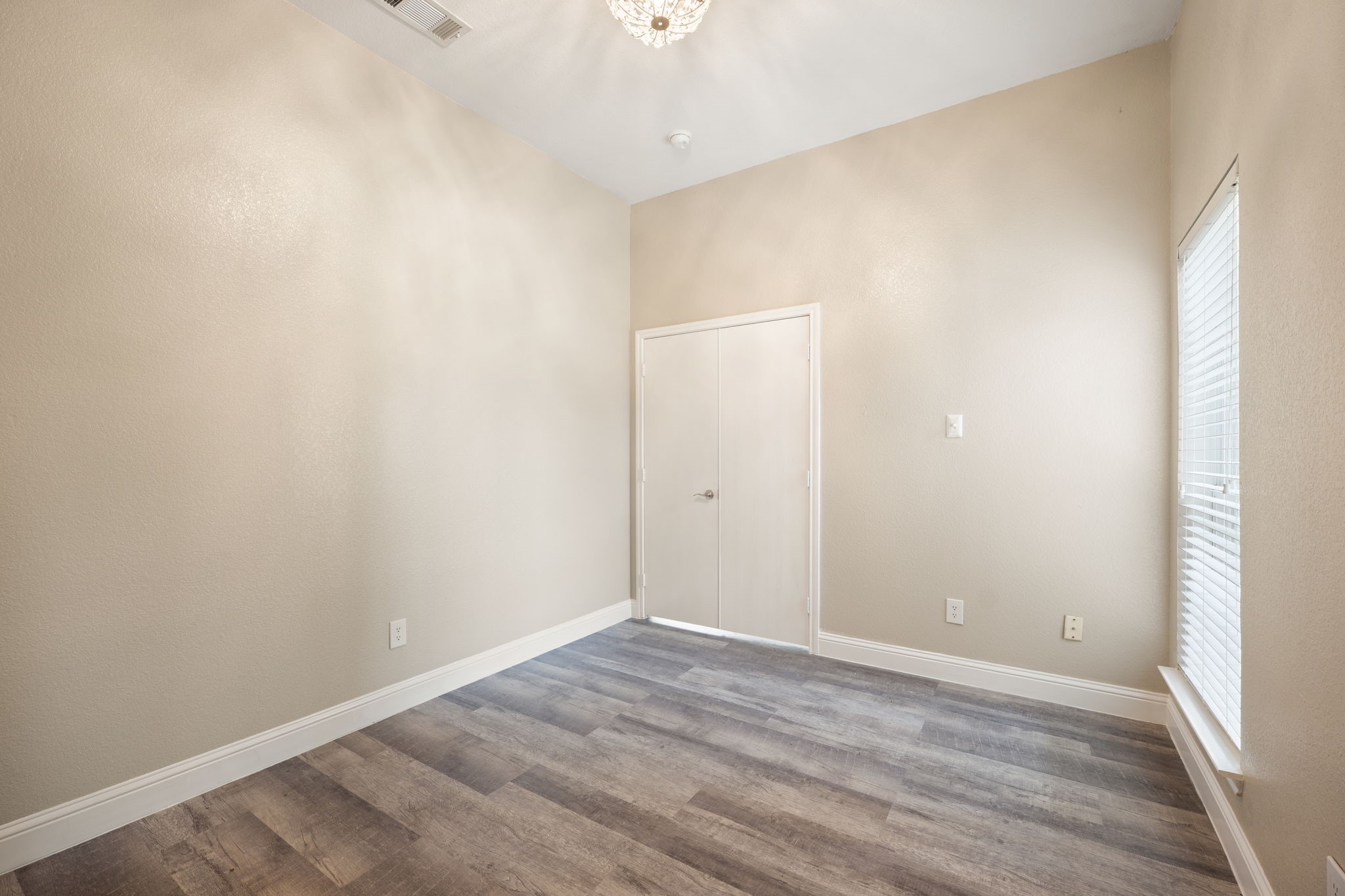 460 Cranbrook Lane Grand Prairie TX 75052