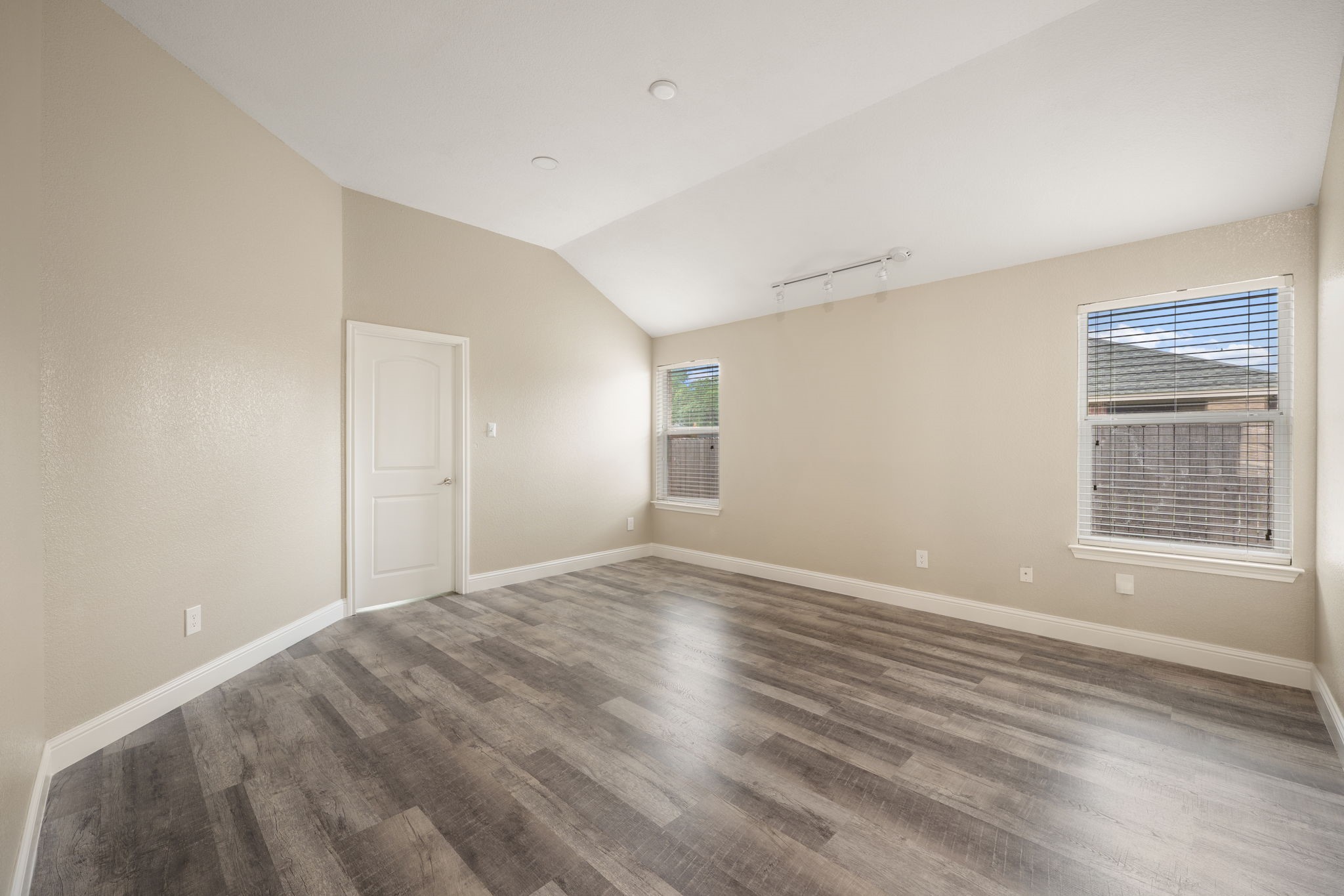 460 Cranbrook Lane Grand Prairie TX 75052