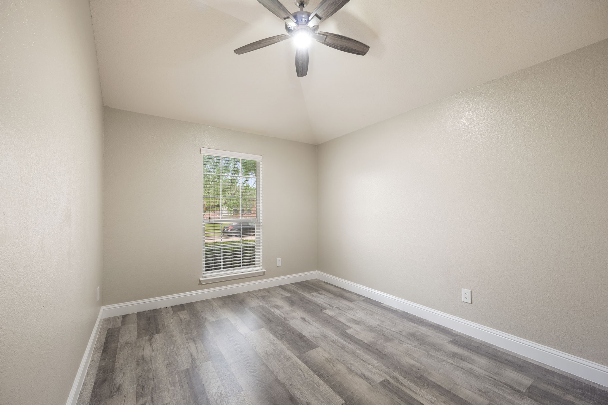 460 Cranbrook Lane Grand Prairie TX 75052