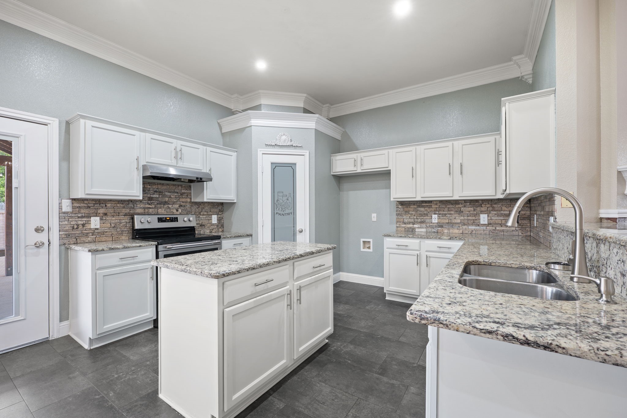 460 Cranbrook Lane Grand Prairie TX 75052