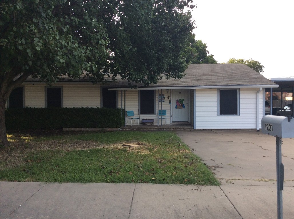 1221 Country Club Road Cleburne TX 76033