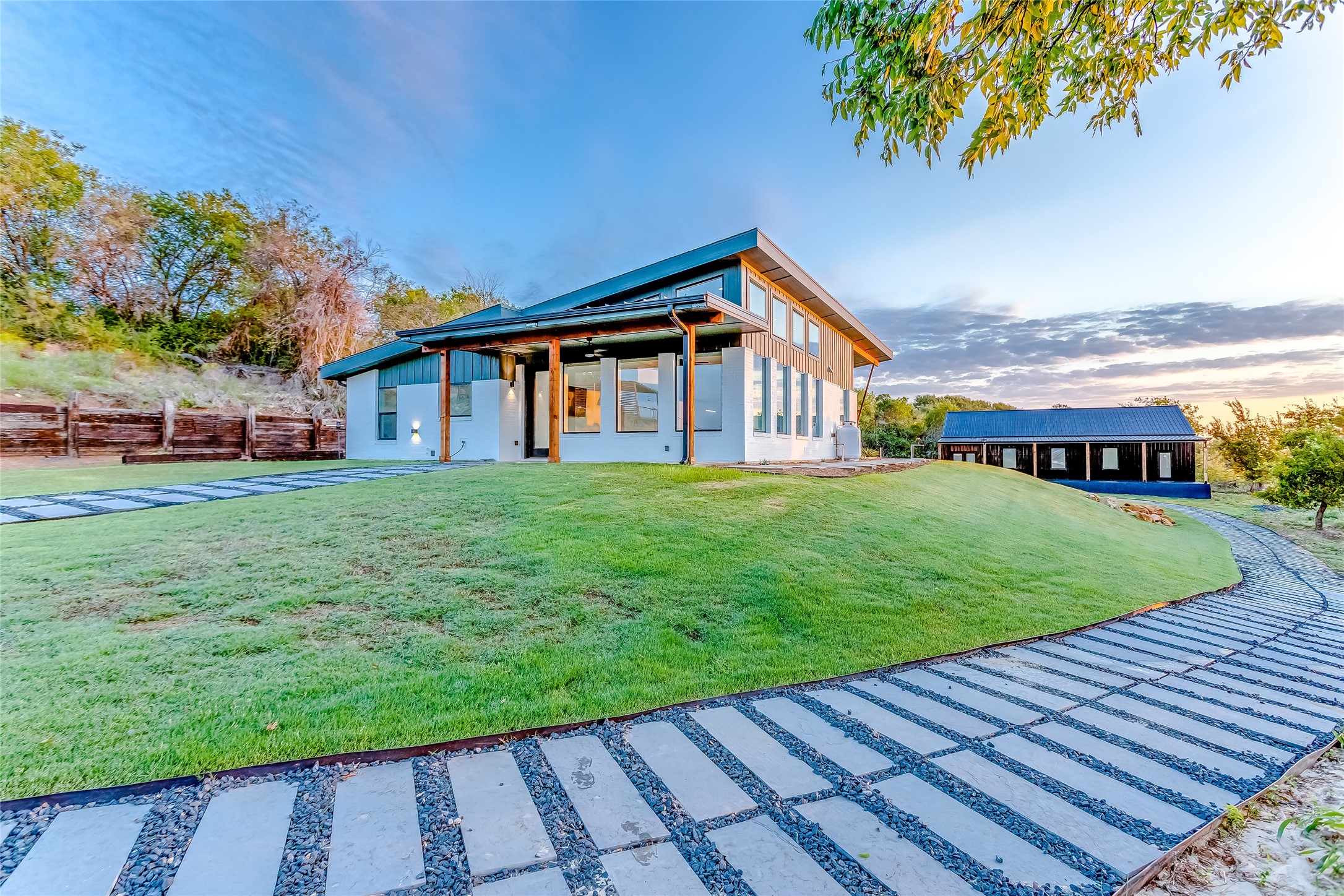 245 Lake House Bridgeport TX 76426