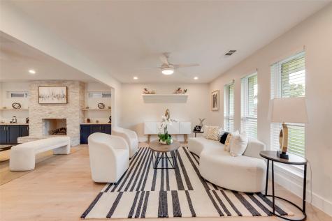 7429 Tangleglen Drive Dallas TX 75248