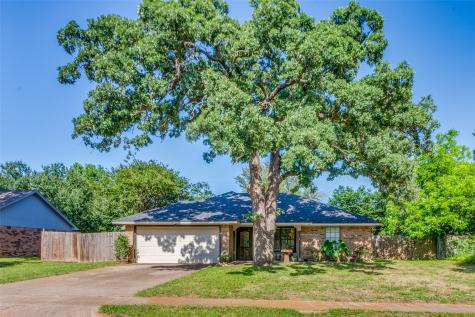 609 Henderson Street Joshua TX 76058