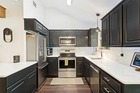 609 Henderson Street Joshua TX 76058