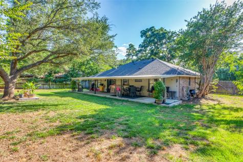 609 Henderson Street Joshua TX 76058