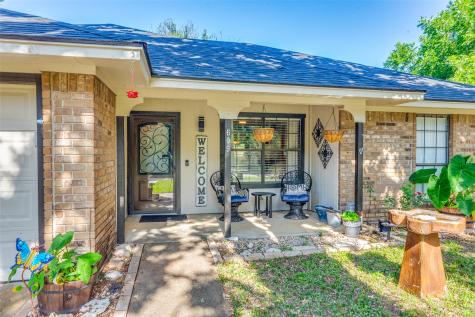 609 Henderson Street Joshua TX 76058
