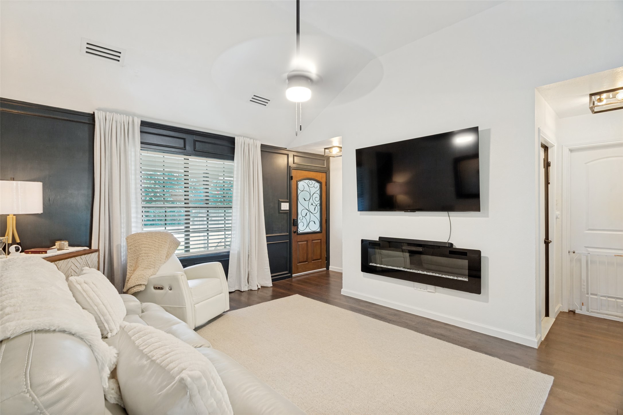 609 Henderson Street Joshua TX 76058