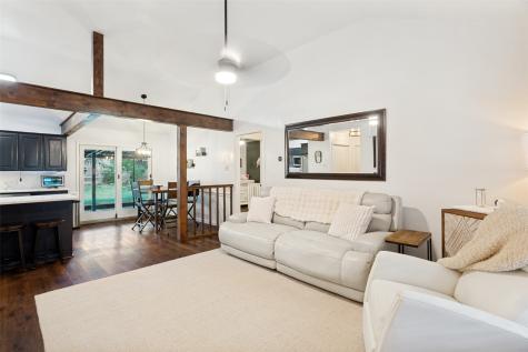 609 Henderson Street Joshua TX 76058