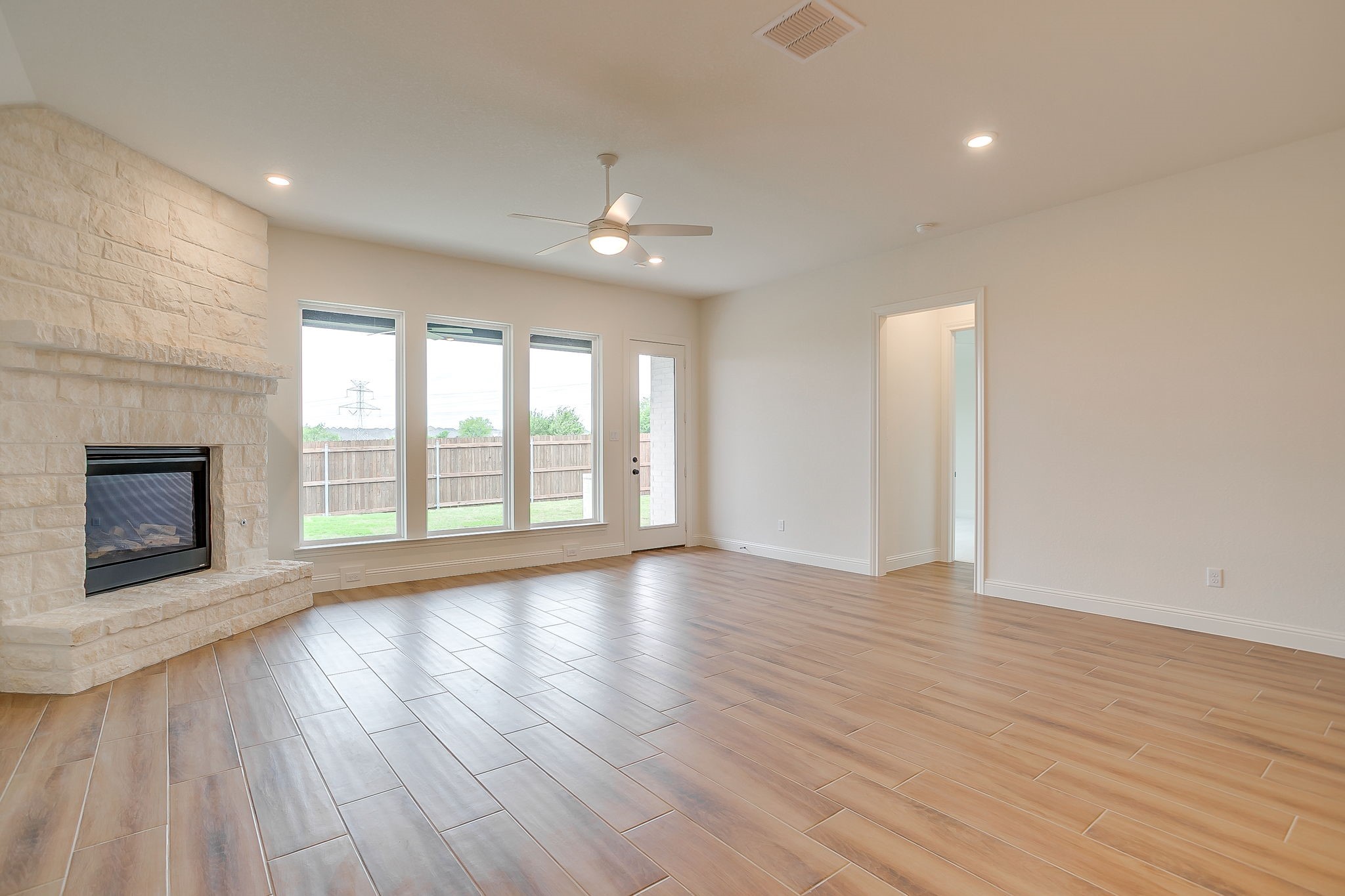 7286 Velvetleaf Benbrook TX 76126