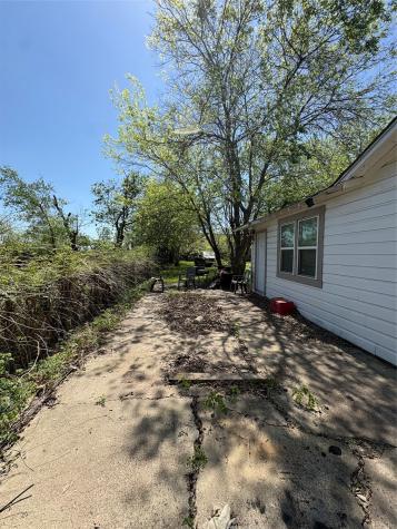 2564 High Crest Avenue Fort Worth TX 76111
