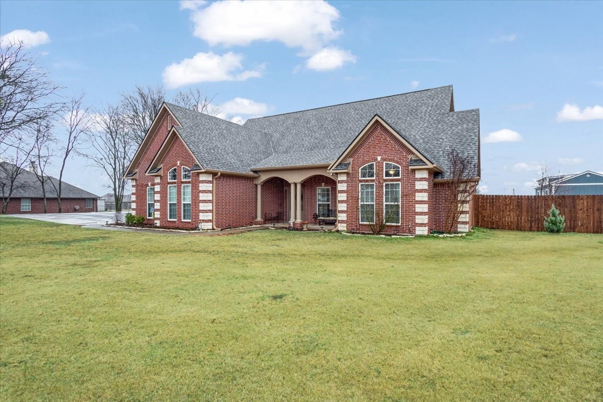 1754 Sportsman Lane Van Alstyne TX 75495