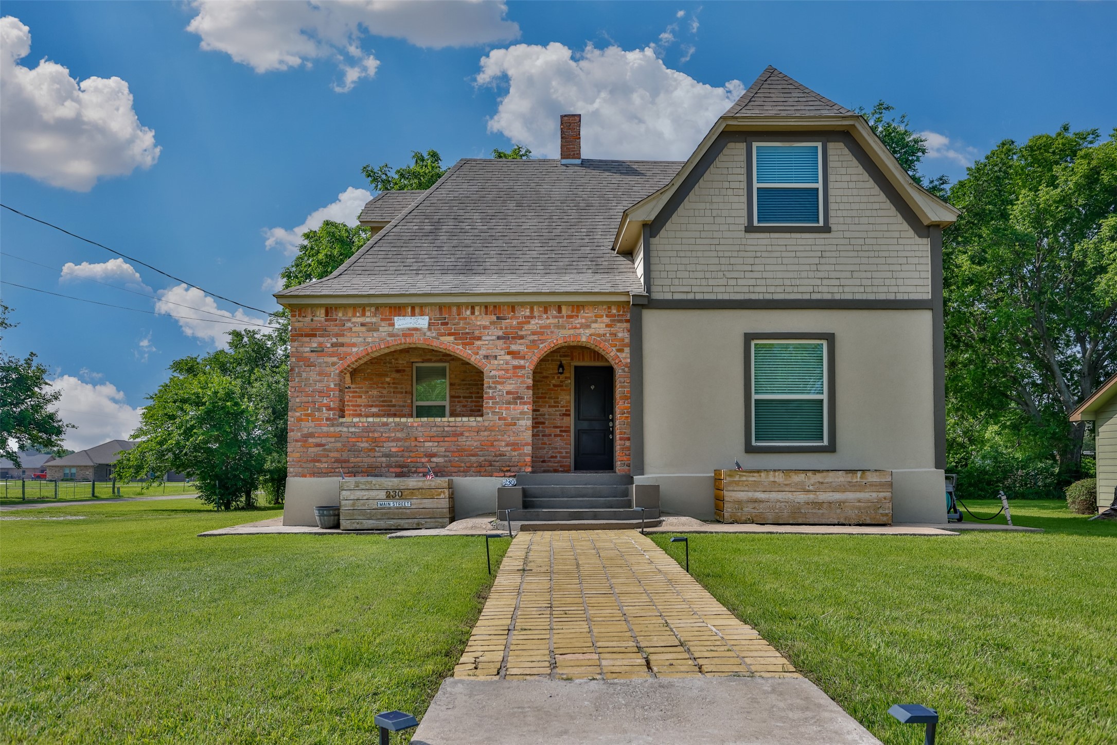 230 E Main Street Lindsay TX 76250