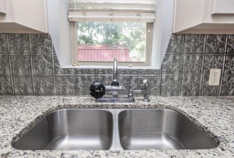 230 E Main Street Lindsay TX 76250