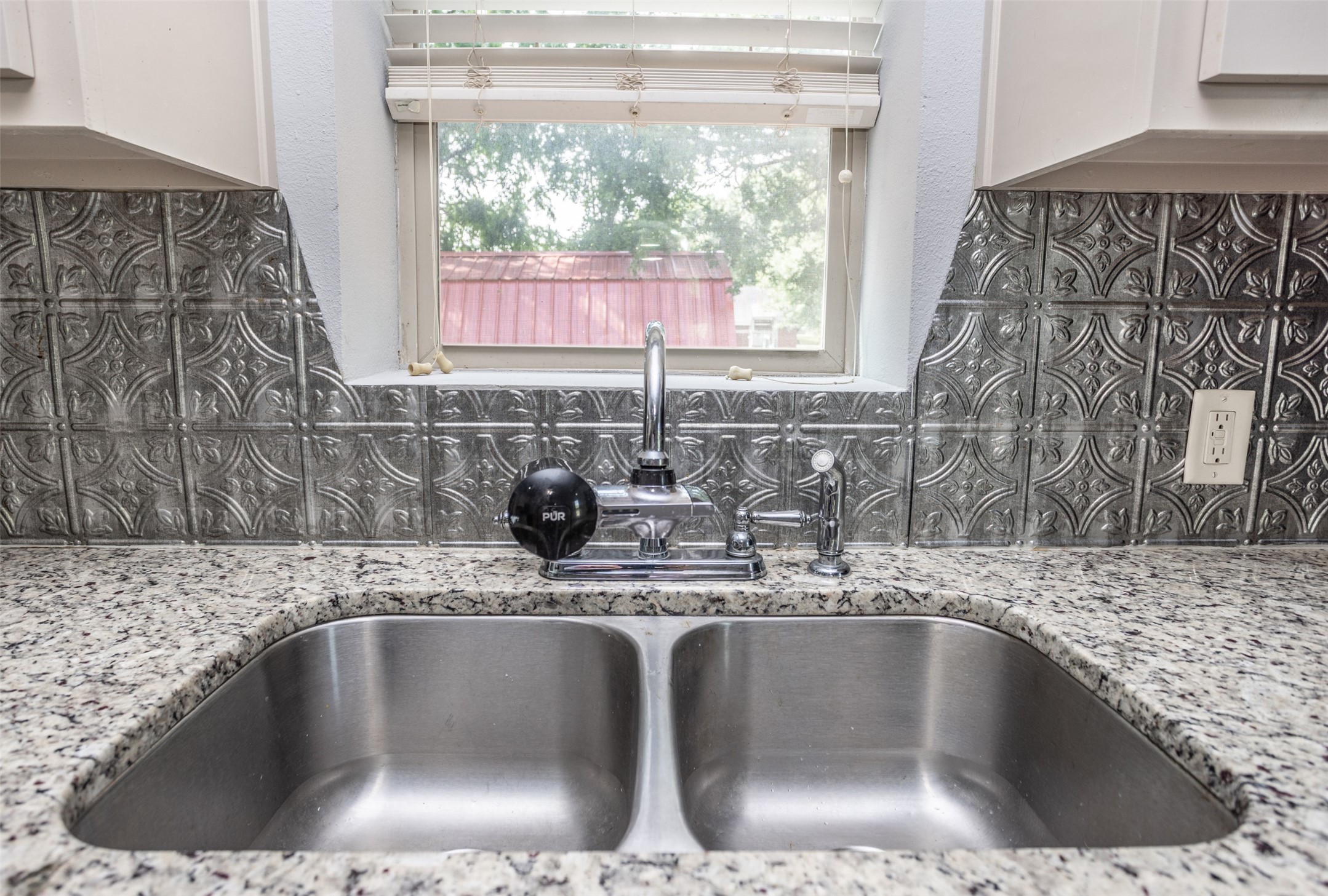 230 E Main Street Lindsay TX 76250